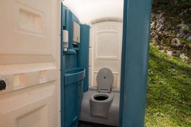 Best Restroom trailer rental cost  in Ste Genevieve, MO