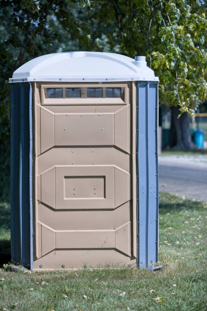 Portable Toilet Options We Offer in Ste Genevieve, MO